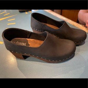 Sandgrens Bridget Black Clog